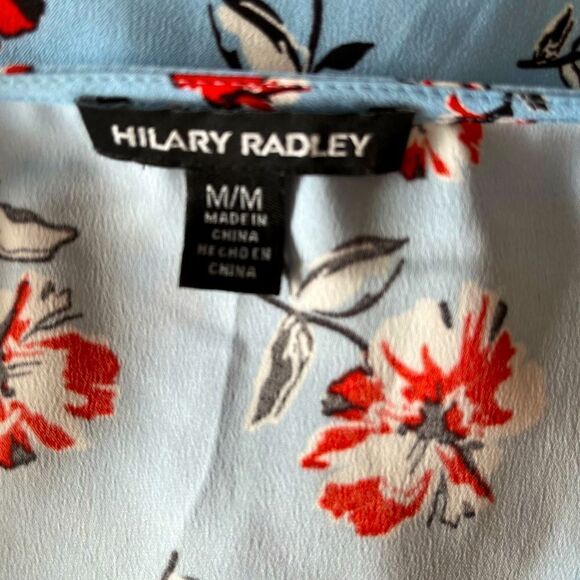 Hilary Radley blue floral v neck cap sleeved relaxed fit top size M. - Picture 6 of 7